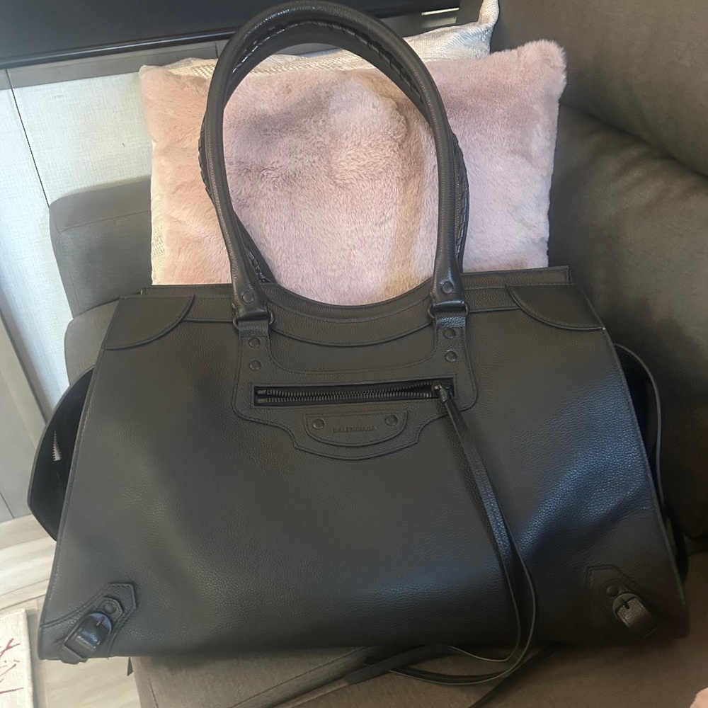 Balenciaga Large Neo Classic City EUC - SOLD